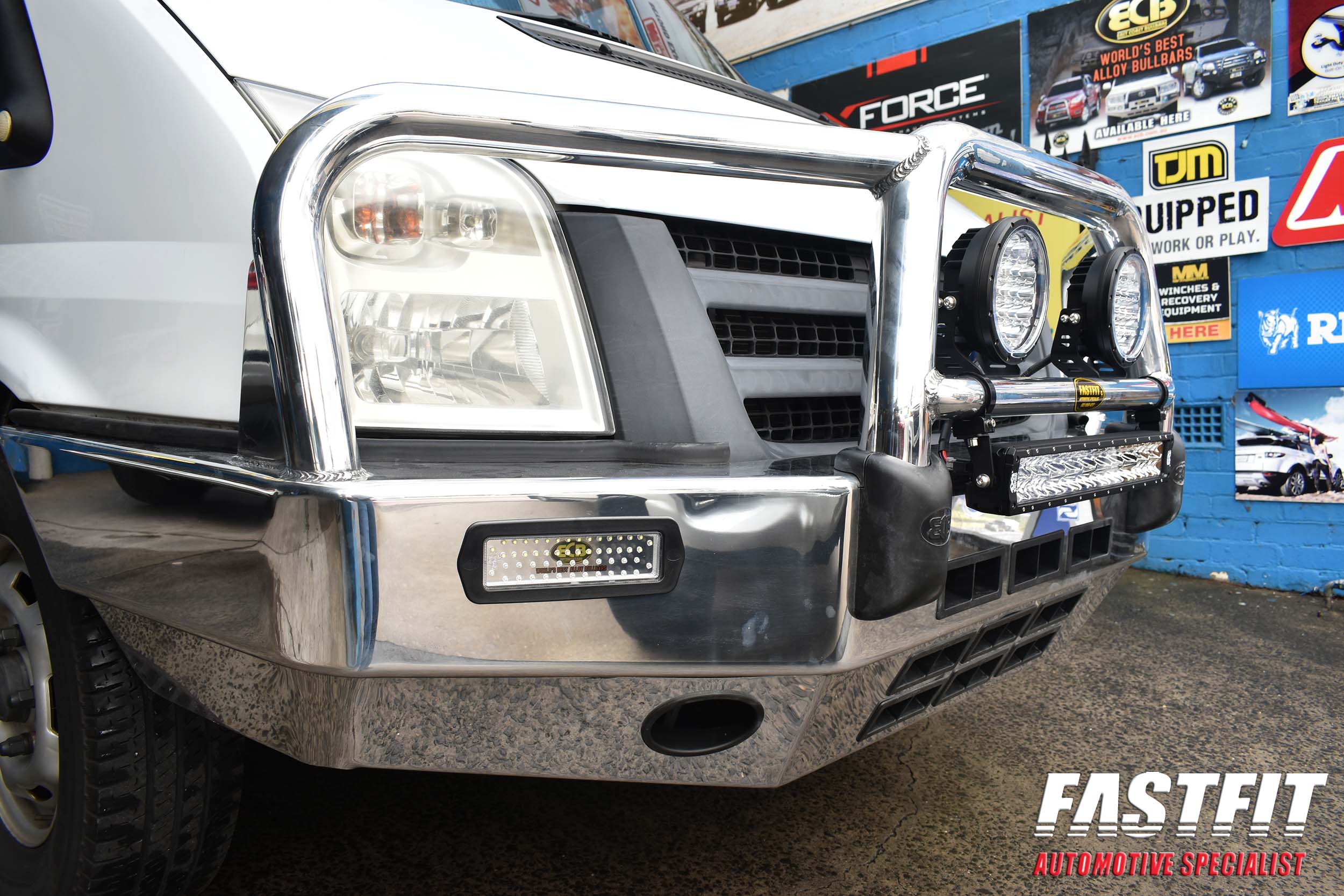 1FORDTRANSITECBBIGTUBEBULLBAR
