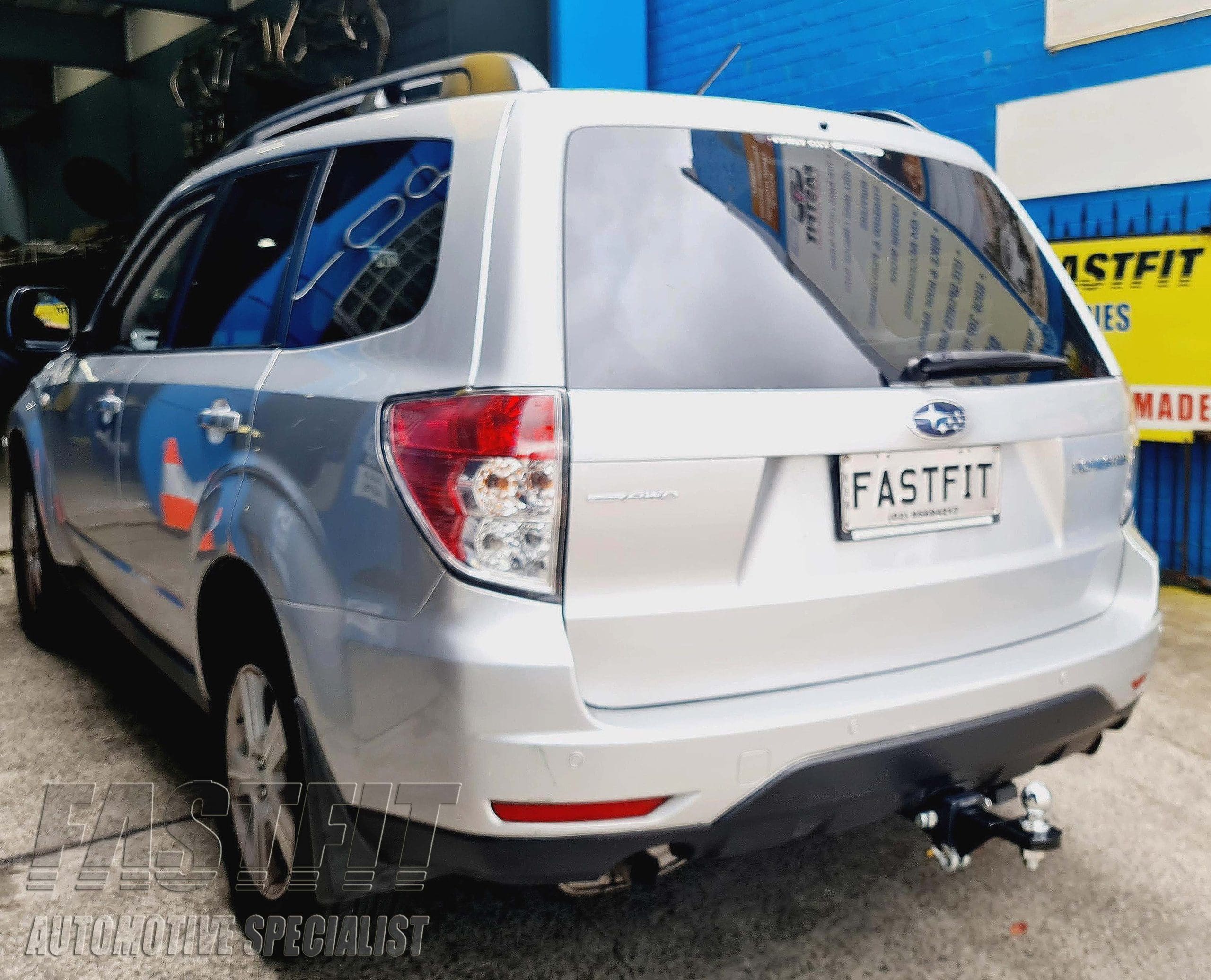 2SUBARUFORESTERTOWBAR