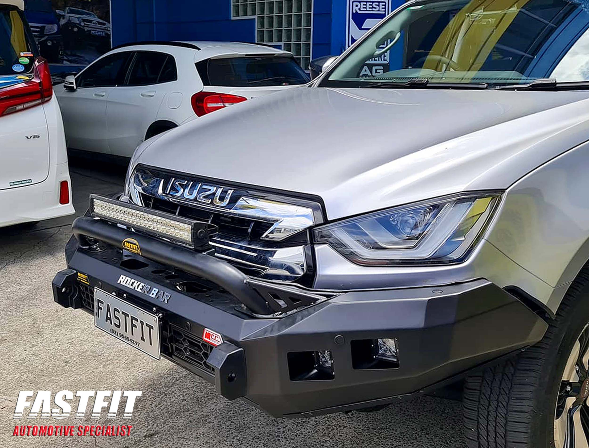 3ISUZUDMAXLOWLOOPROCKERBULLBAR