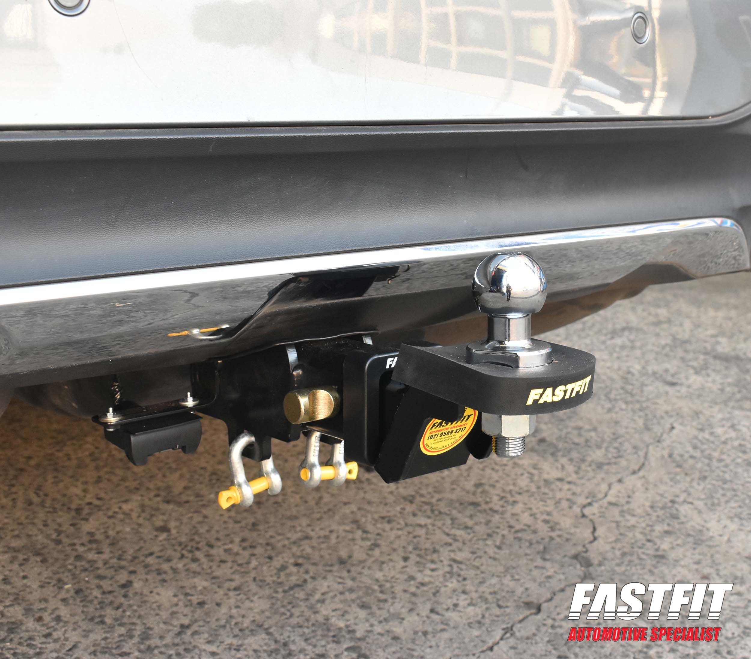 3MERCEDESBENZGLCLASSHAYMANREESETOWBAR