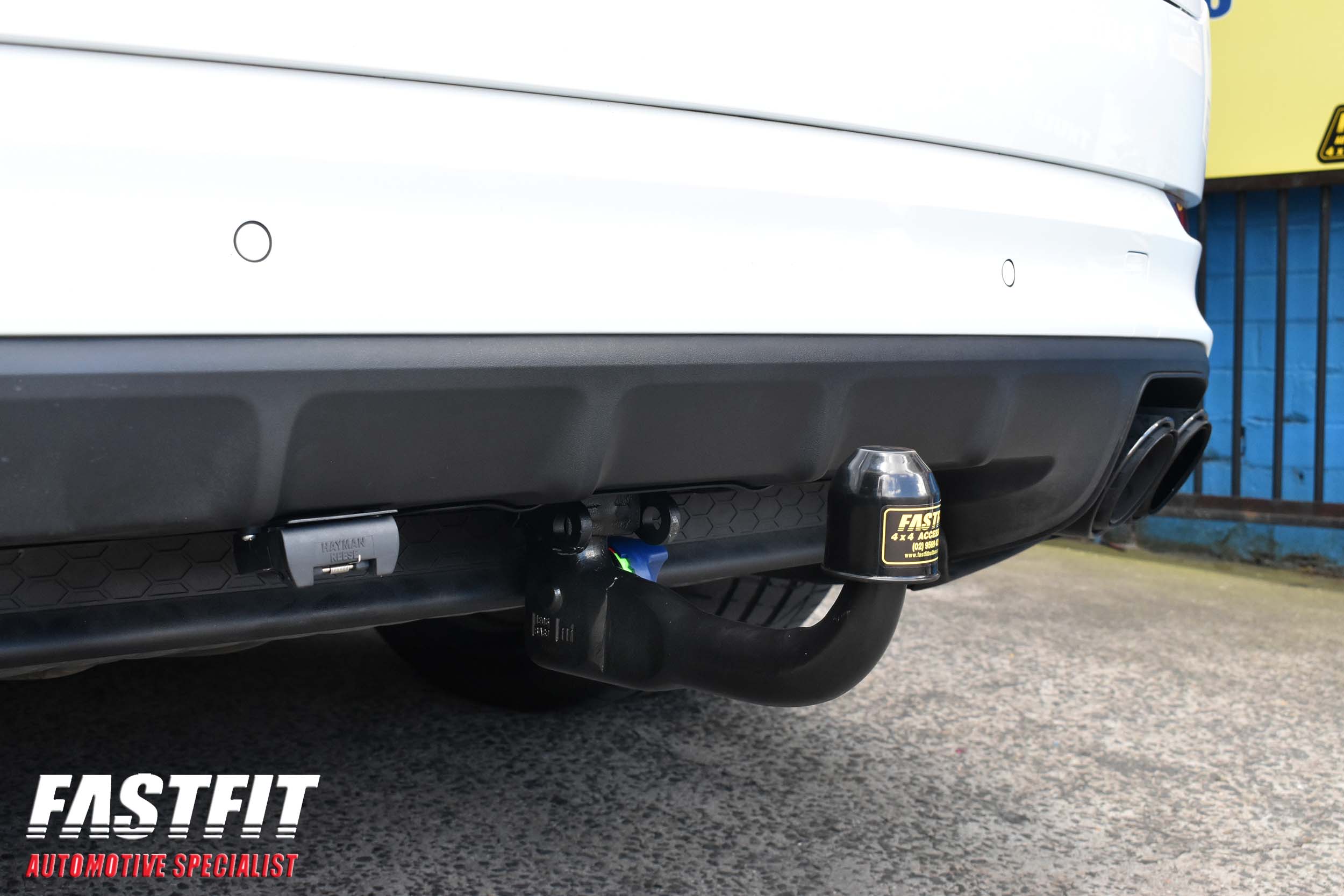 3PORSCHECAYENNESEUROPEANTOWBAR
