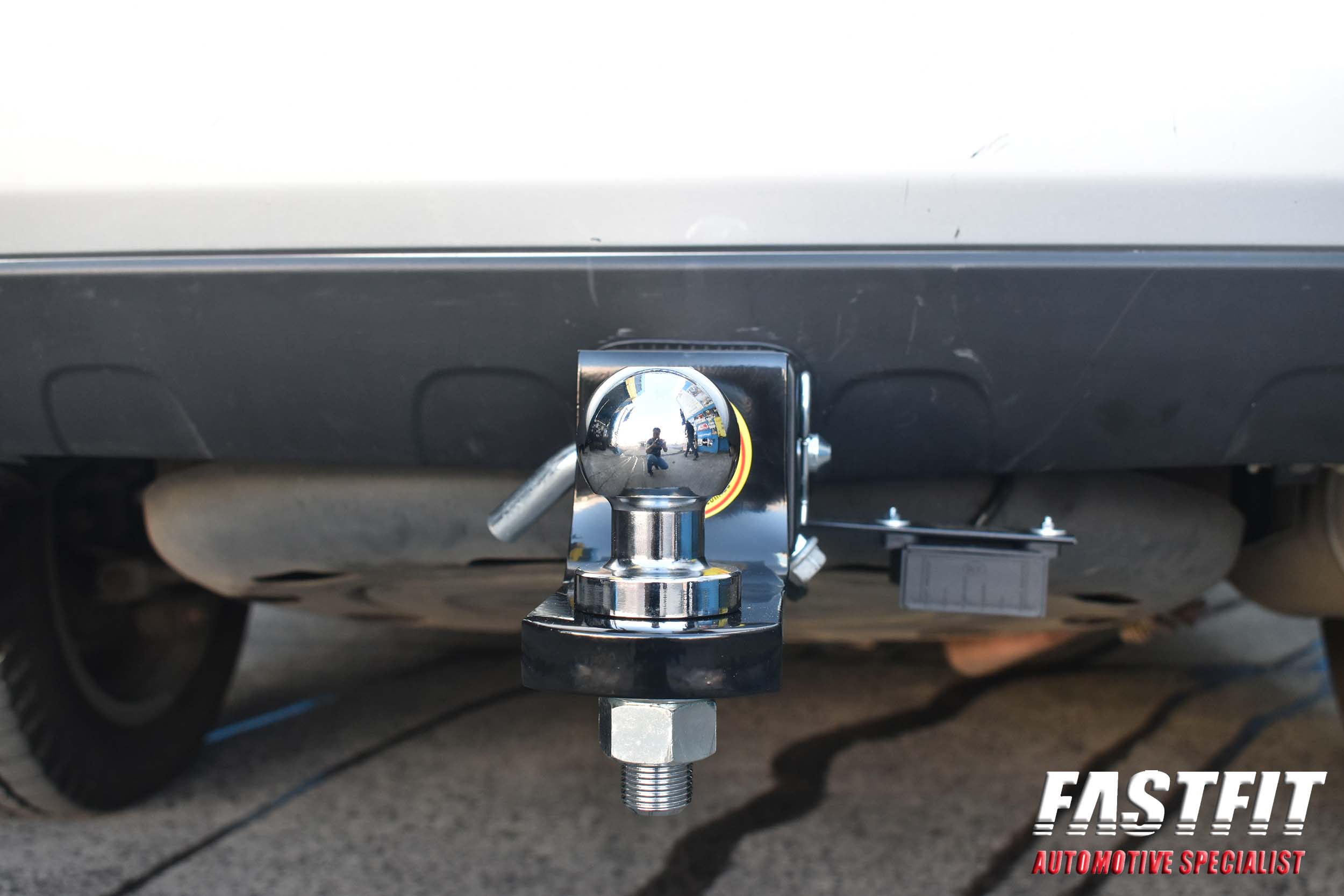 4LEXUSRX400HTOWBAR
