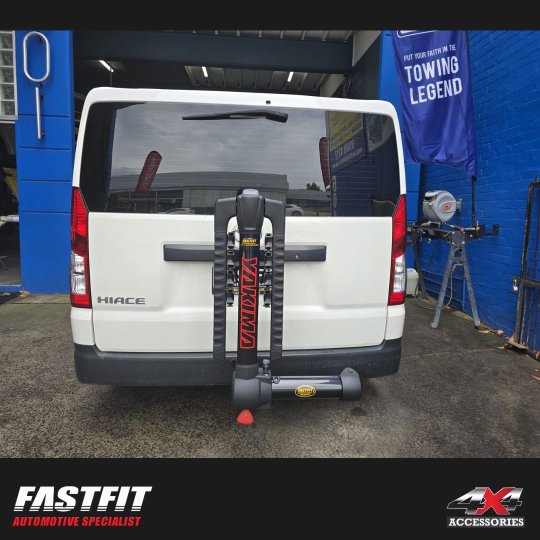 YAKIMA FullSwing Black 4 Bike Hitch Mounted Carrier