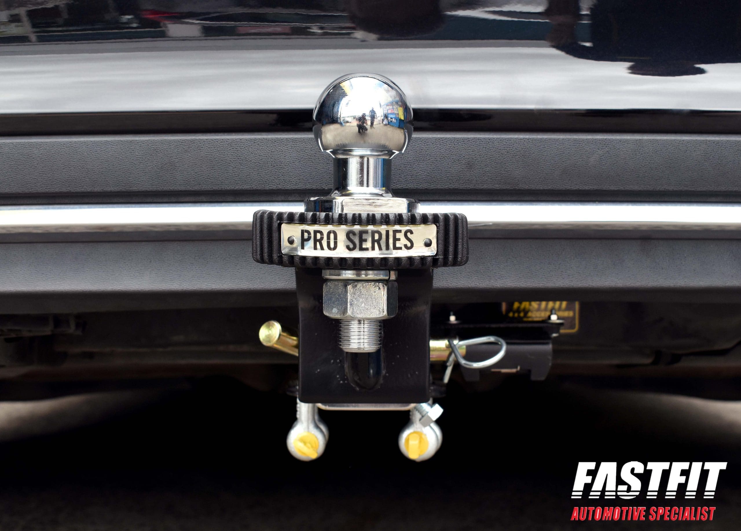 5MERCEDESECLASSSEDANHAYMANREESETOWBAR