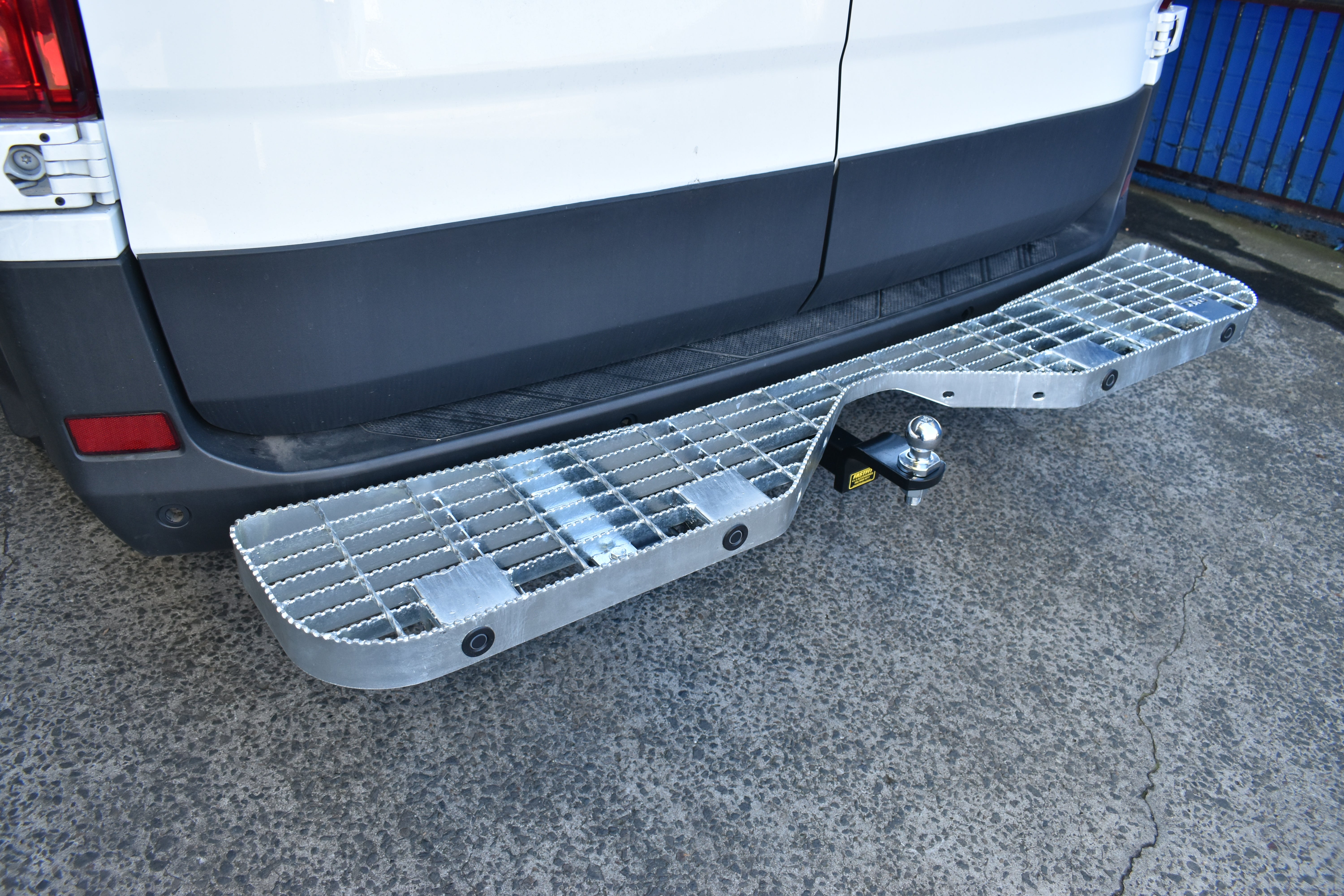 TAG Rear Step & Towbar for LDV Deliver 9 Van LWB models (07/2020 - on)