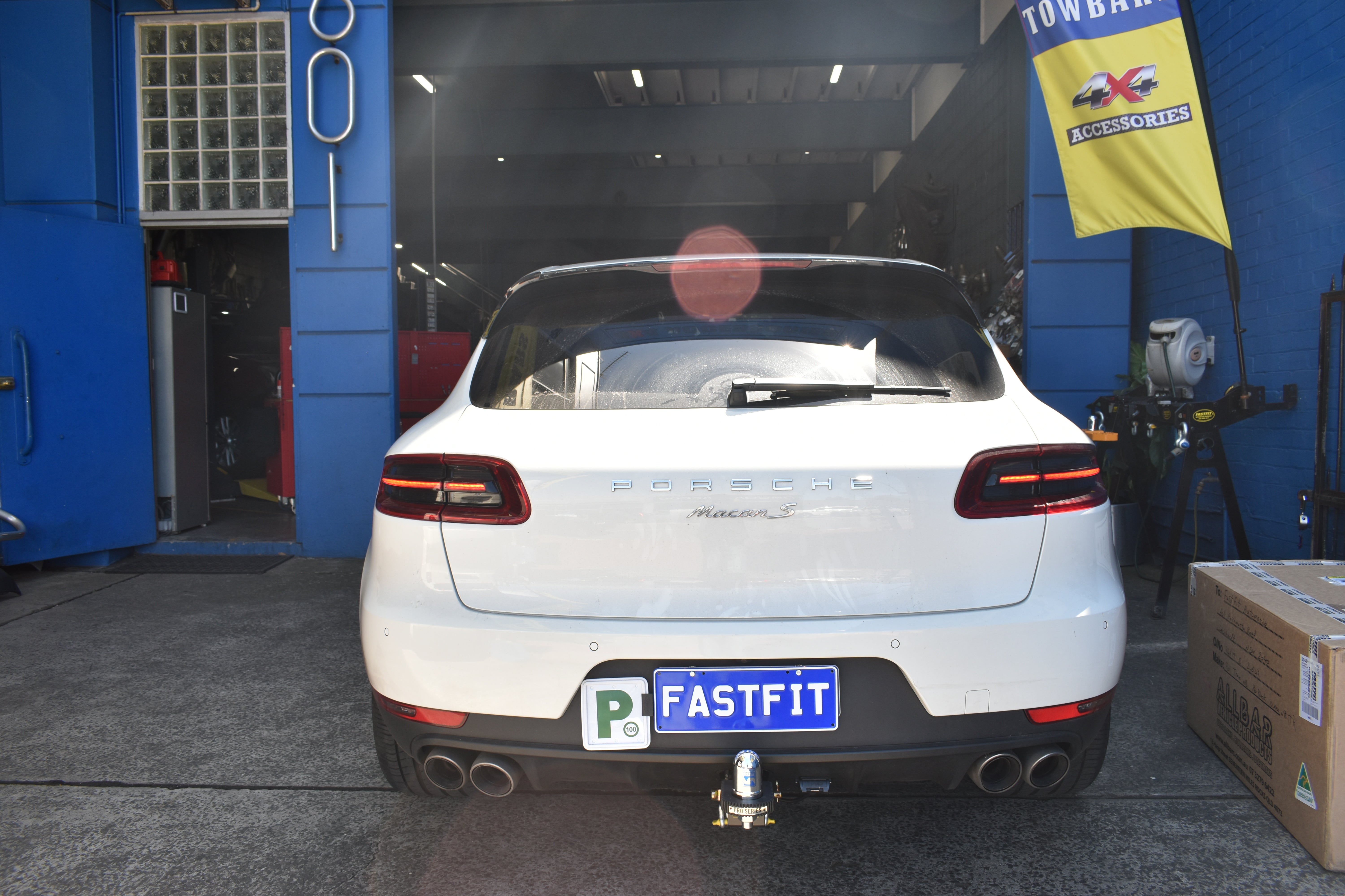 Hayman Reese Heavy Duty Towbar to suit Porsche Macan (6/2014 on)