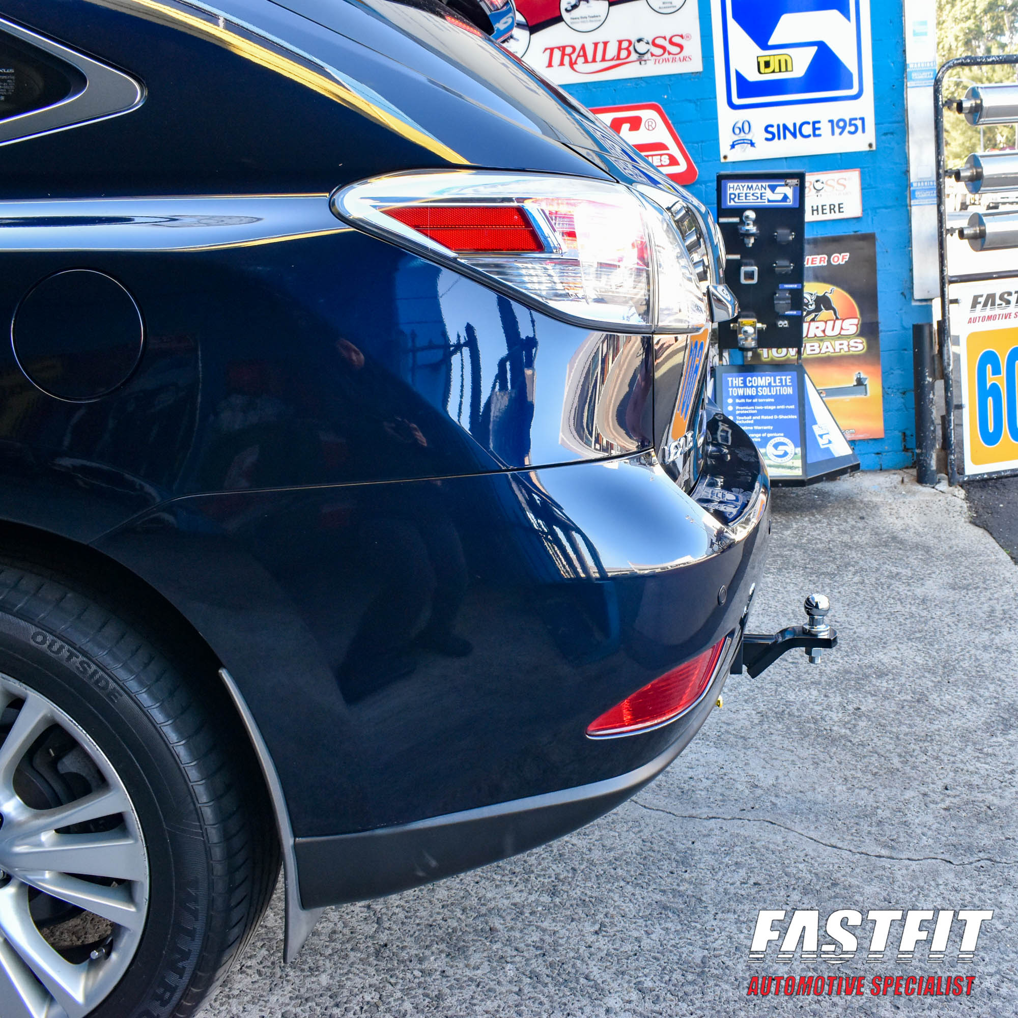 LEXUSRX450HTRAILBOSSTOWBAR-3