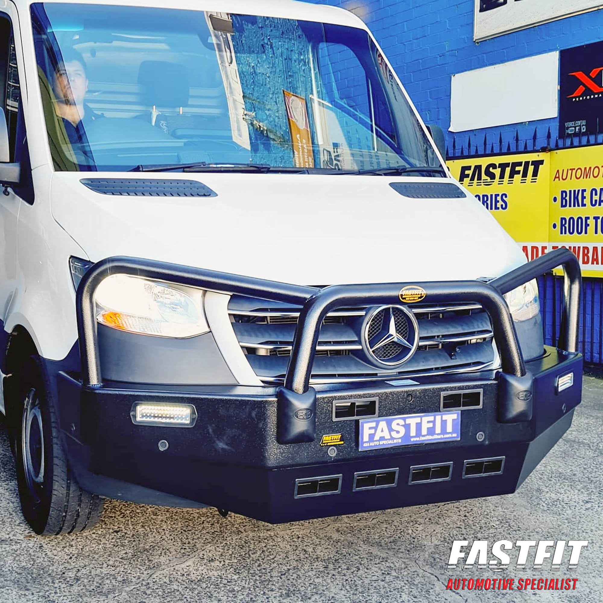 MERCEDESBENZSPRINTER2018-ONECBBIGTUBEBULLBAR-1