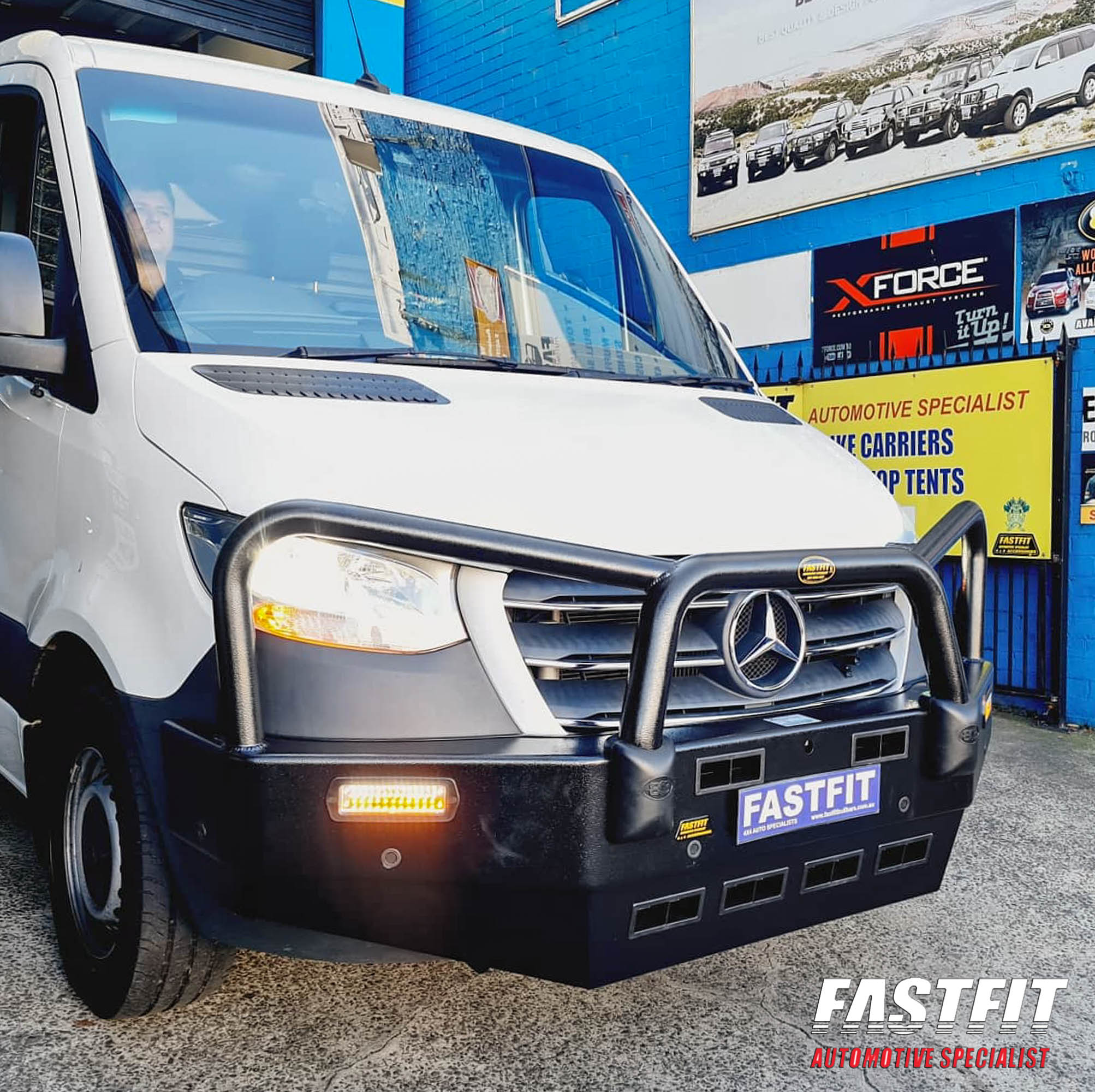 MERCEDESBENZSPRINTER2018-ONECBBIGTUBEBULLBAR-3