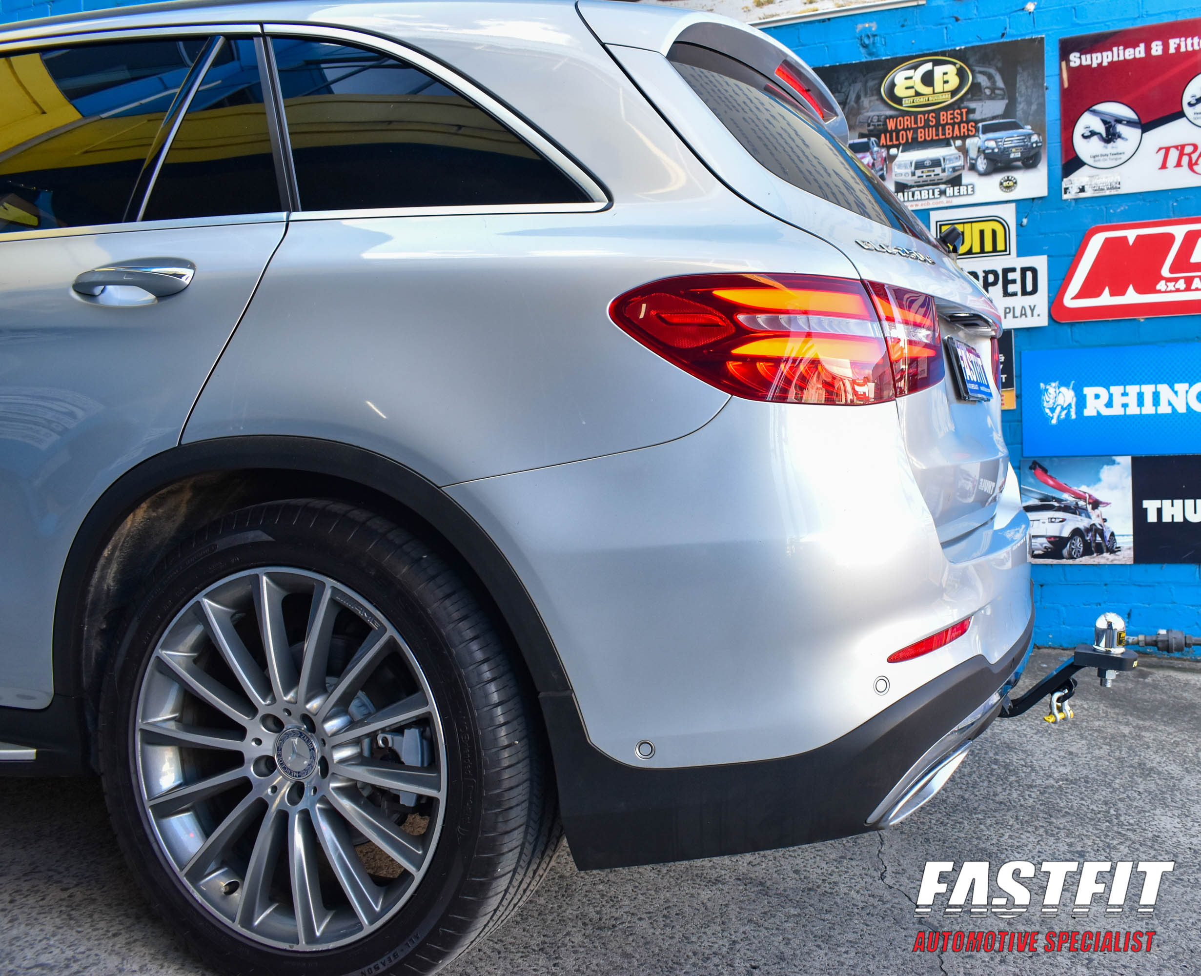MERCEDESGLC2016-ONFASTFITTOWBAR-3
