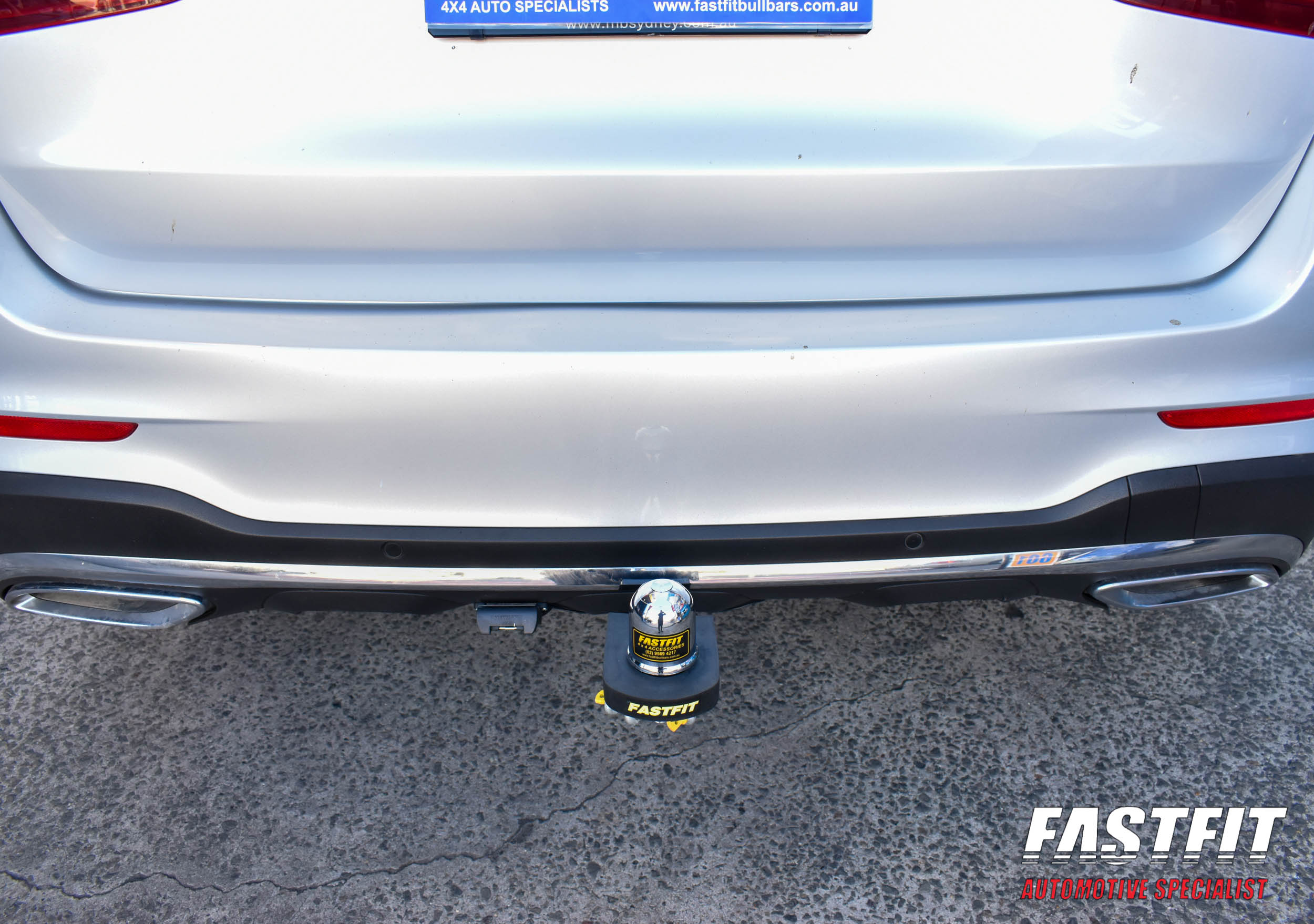 MERCEDESGLC2016-ONFASTFITTOWBAR-4