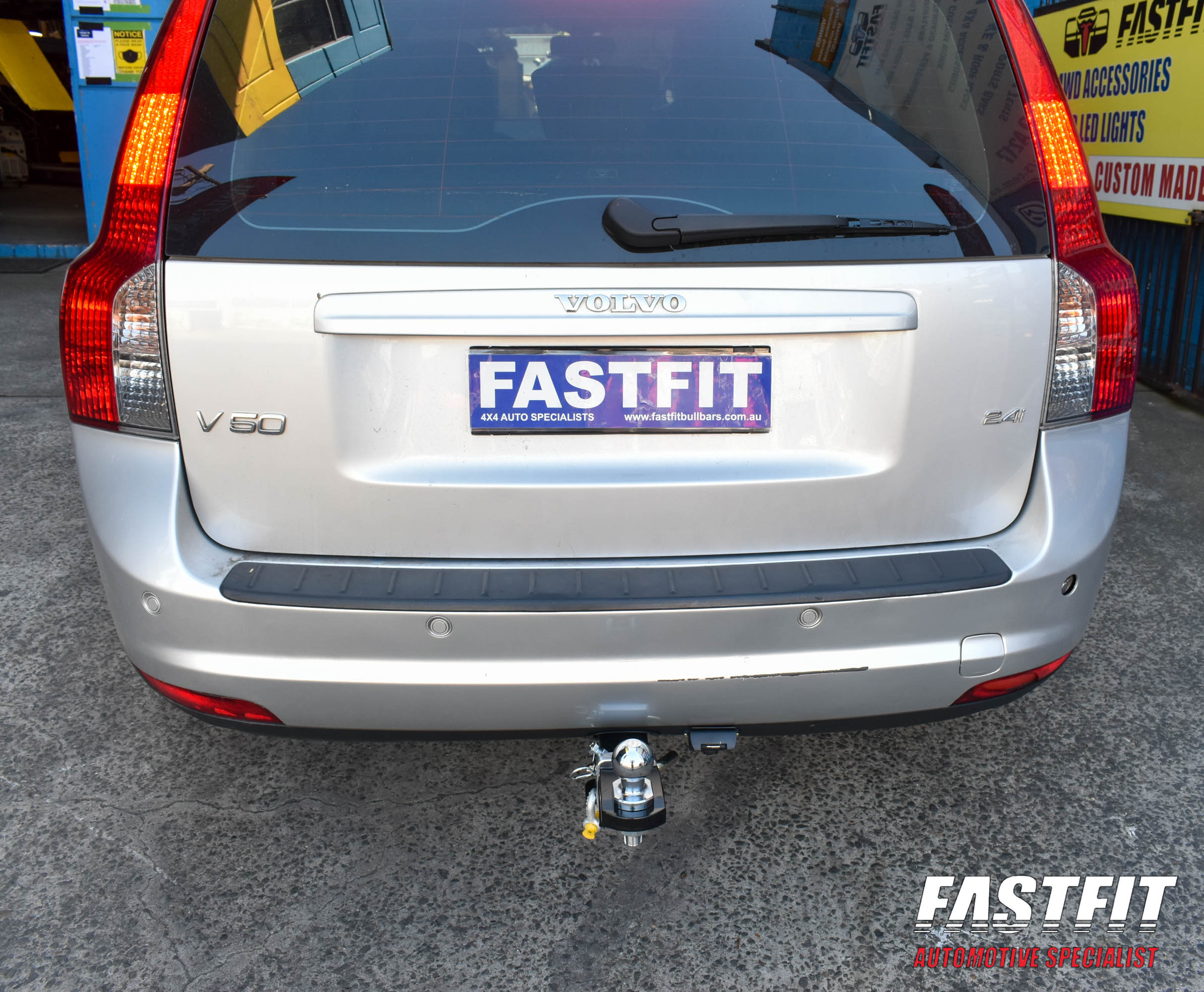 VOLVOV50HAYMANREESETOWBAR-5