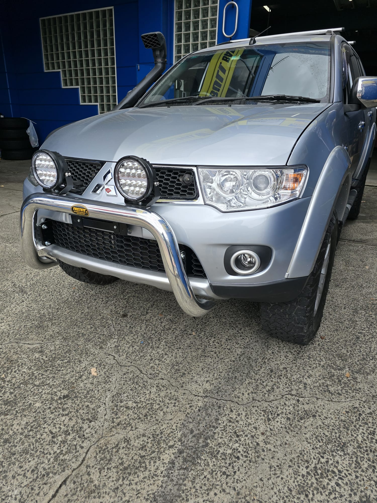 MITSUBISHI CHALLENGER PB Nudge Bar (01/09 to 06/13)