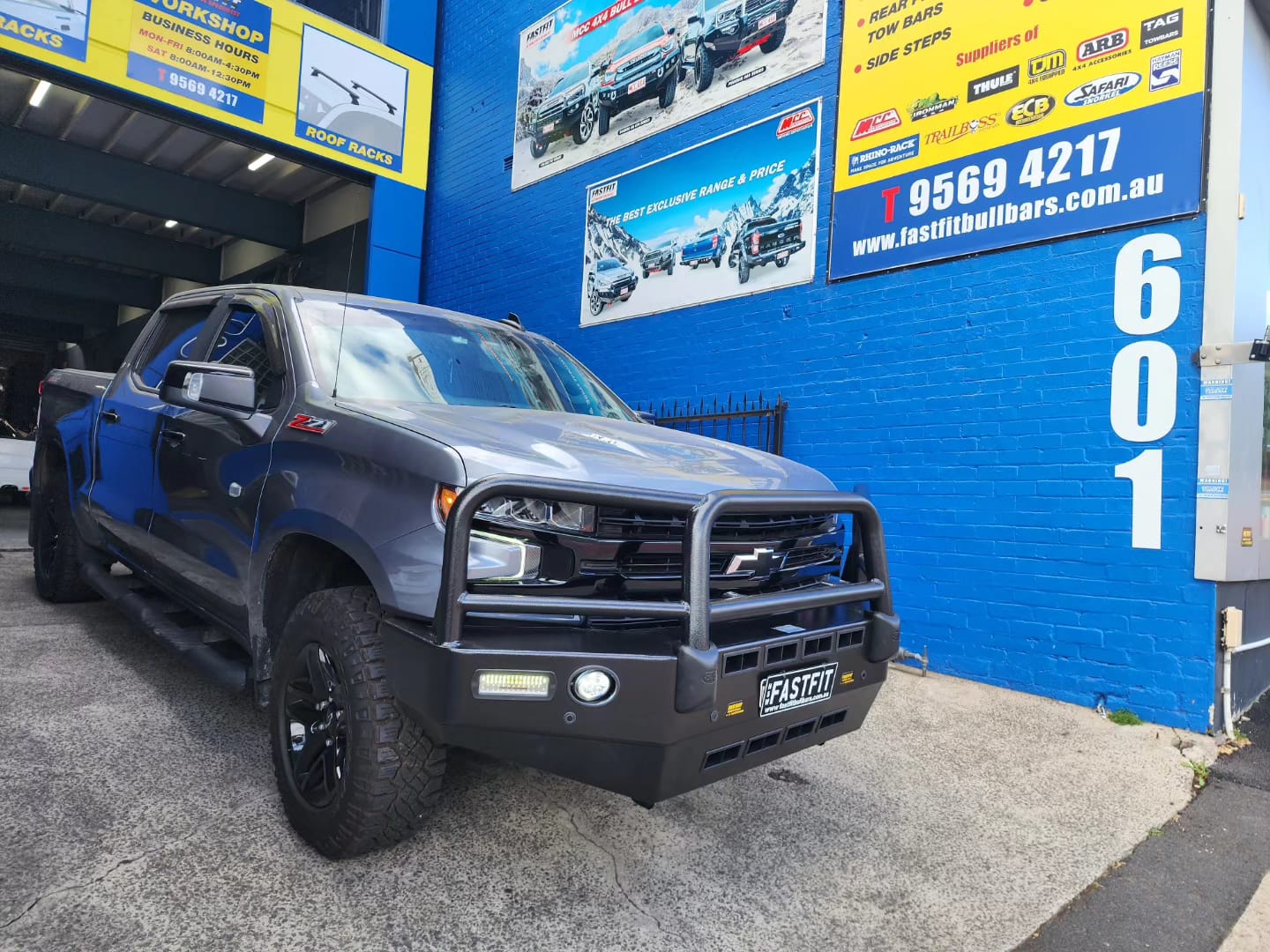 CHEVROLET SILVERADO 2500HD HSV Bullbar with Bumper Lights (04/18 to 07/21)