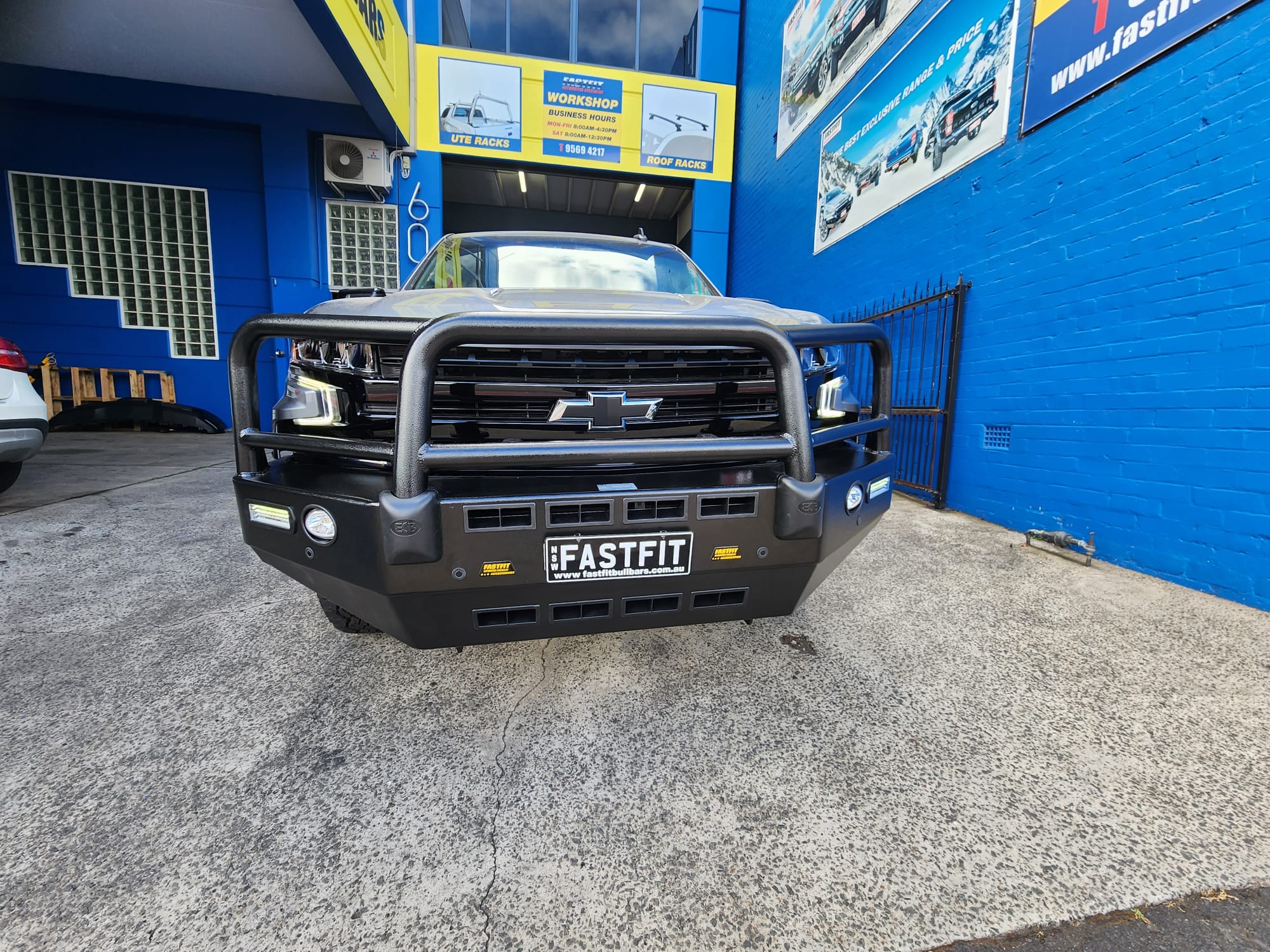 CHEVROLET SILVERADO 2500HD HSV Bullbar with Bumper Lights (04/18 to 07/21)