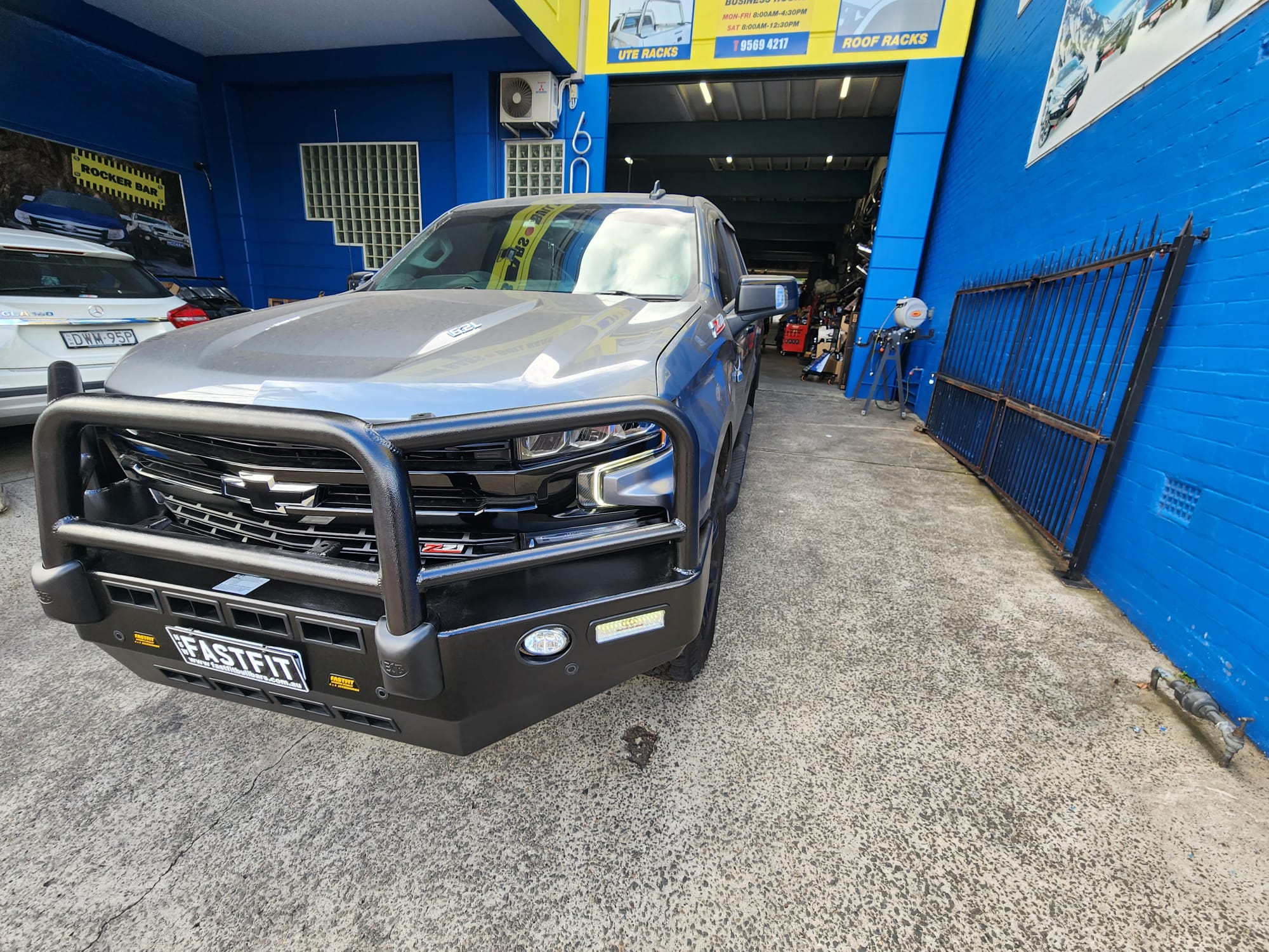 CHEVROLET SILVERADO 2500HD HSV Bullbar with Bumper Lights (04/18 to 07/21)