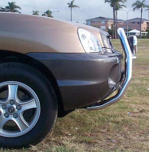 HYUNDAI SANTA-FE Series 2 Nudge Bar (11/00 to 04/06)